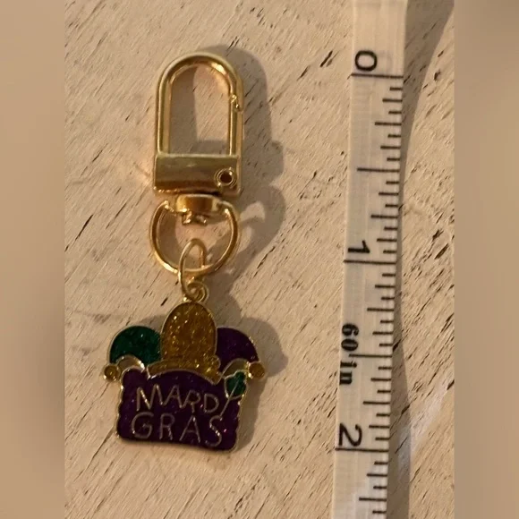 💜💚💛 Mardi Gras Themed Keychain /Bag Charm with Purple, Green, and Gold Accents - Picture 4 of 6